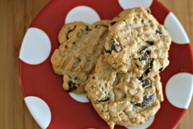 peanut butter chocolate chunk cookies | recipe for sunday baking