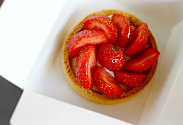 strawberry tarte in London | Finding Beautiful Truth