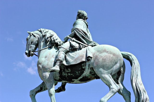 touring copehnagen by bike via Finding Beautiful Truth