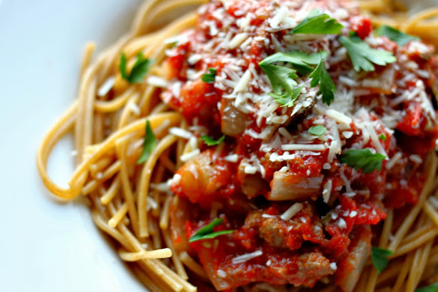spaghetti with classic meat sauce