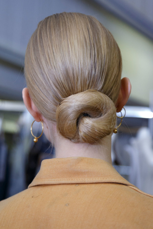 five-minute styles for busy mornings via Finding Beautiful Truth