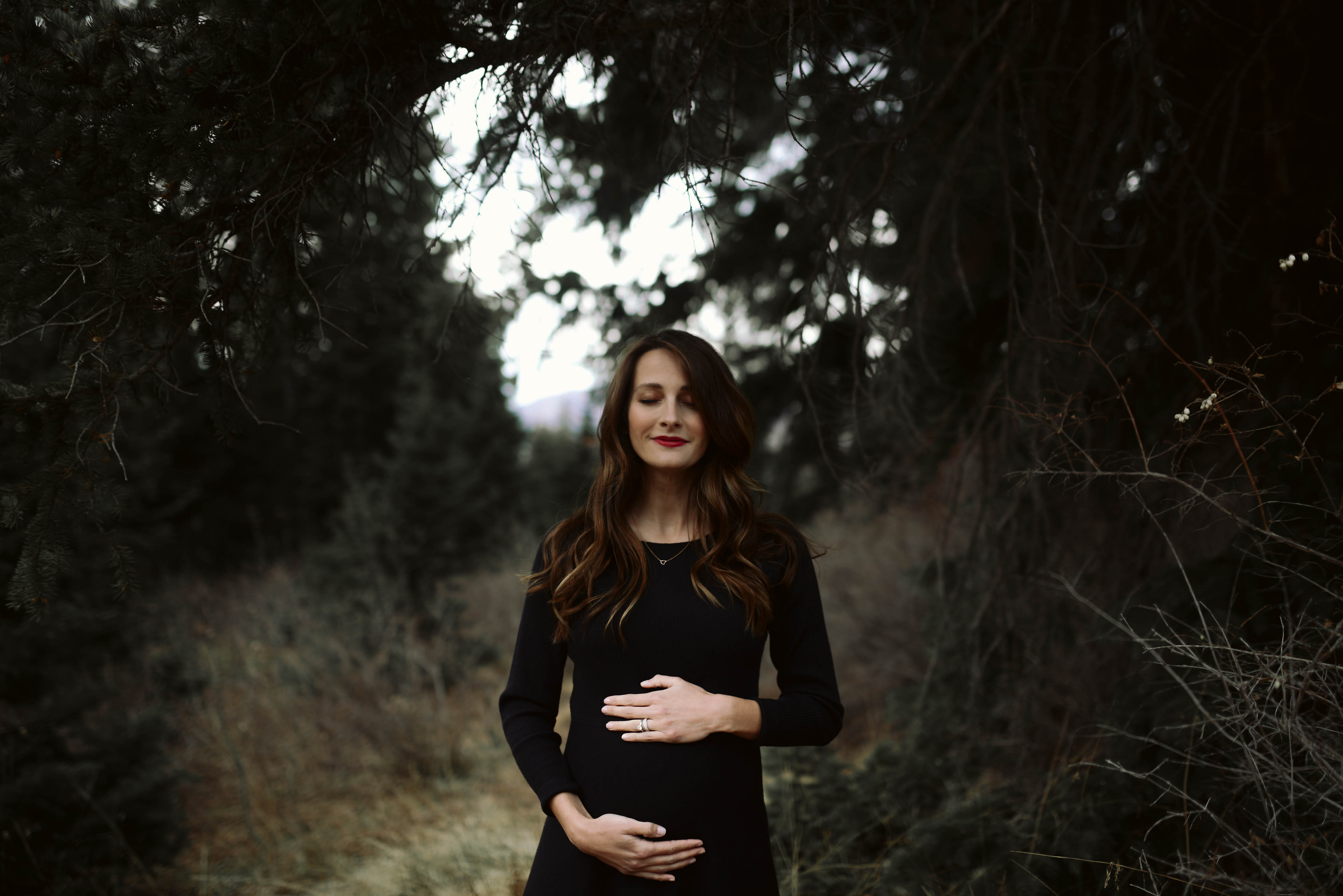 maternity photos via Finding Beautiful Truth