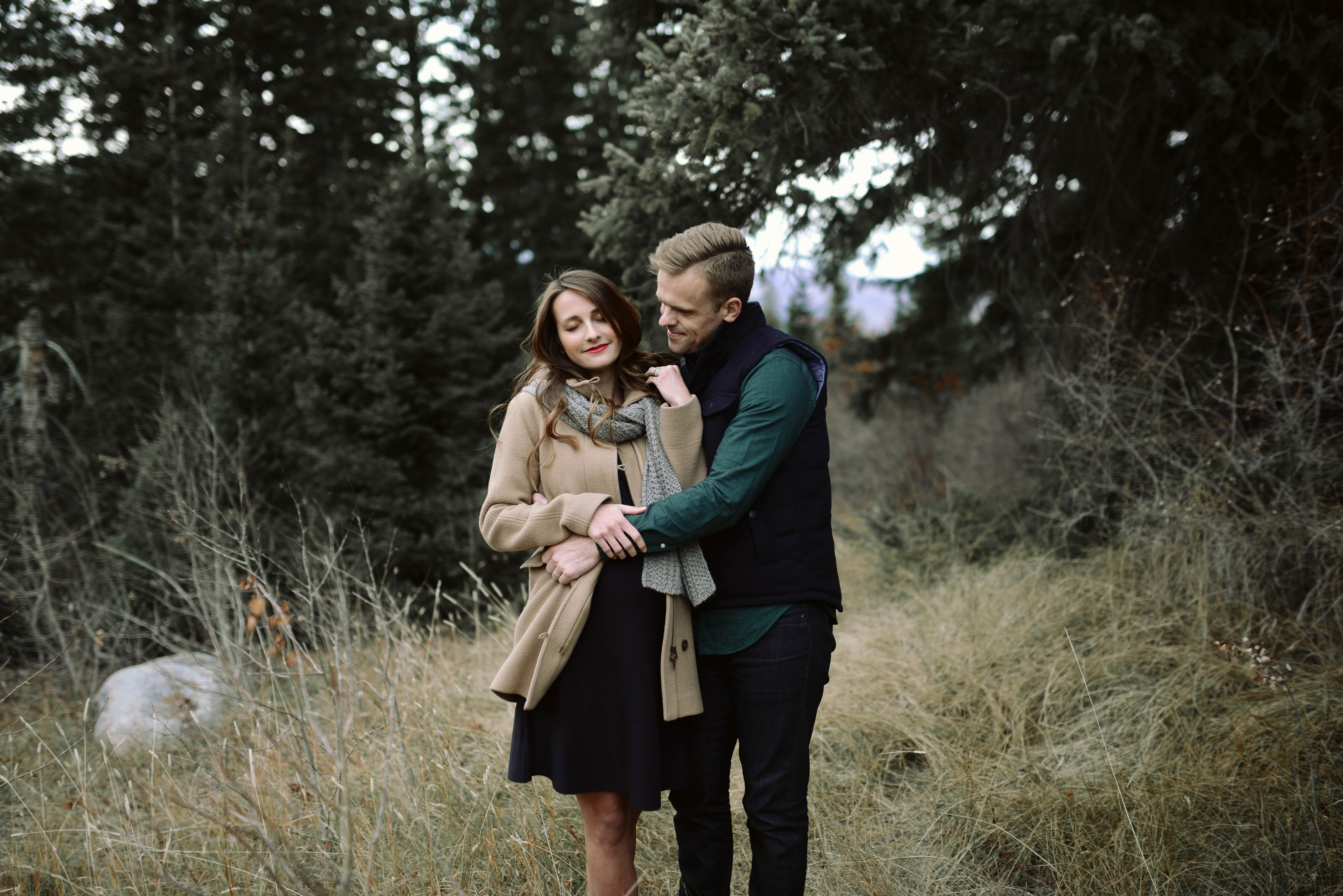 maternity photos via Finding Beautiful Truth