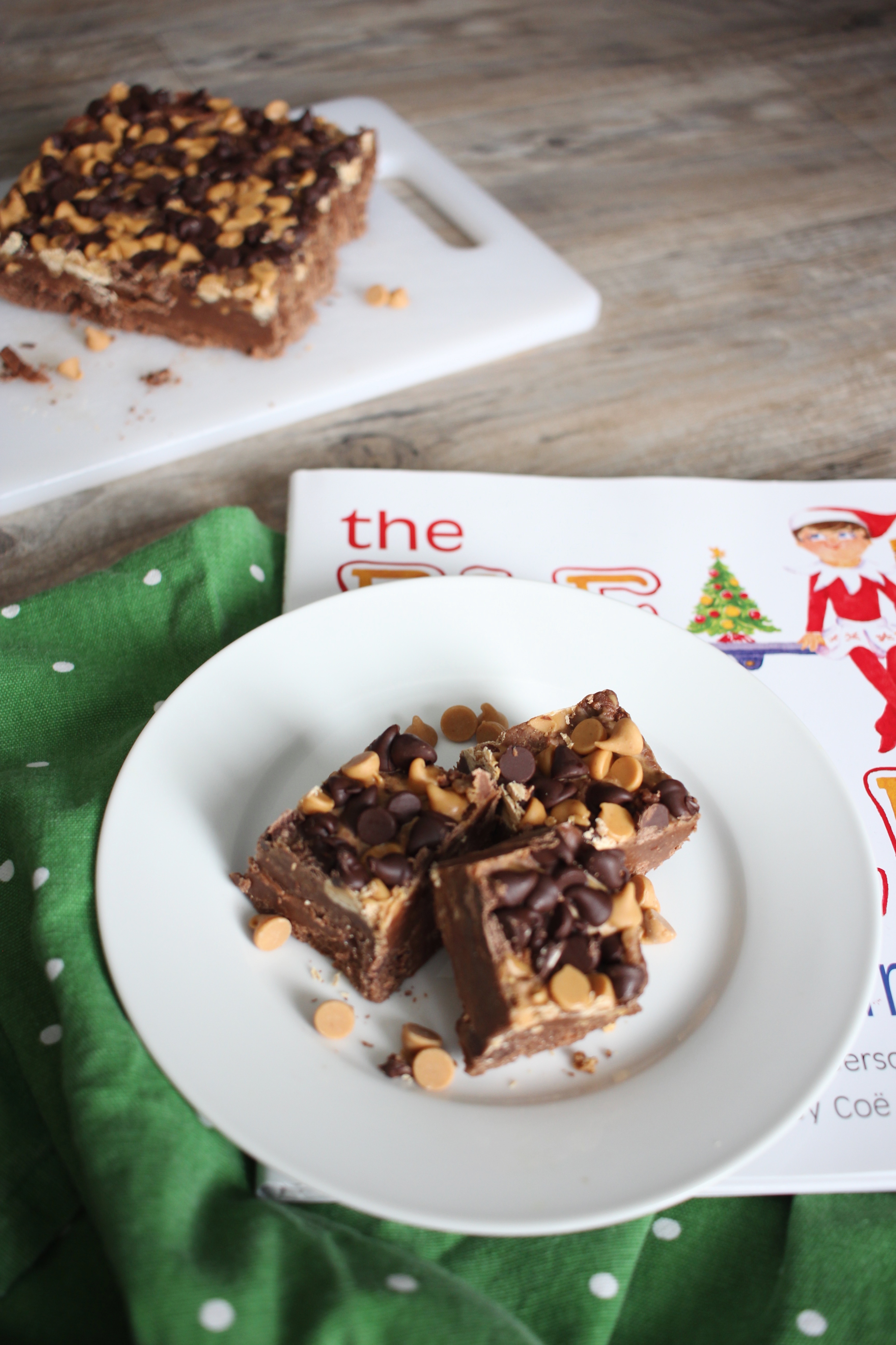 peanut butter chocolate fudge | easy recipe via Finding Beautiful Truth