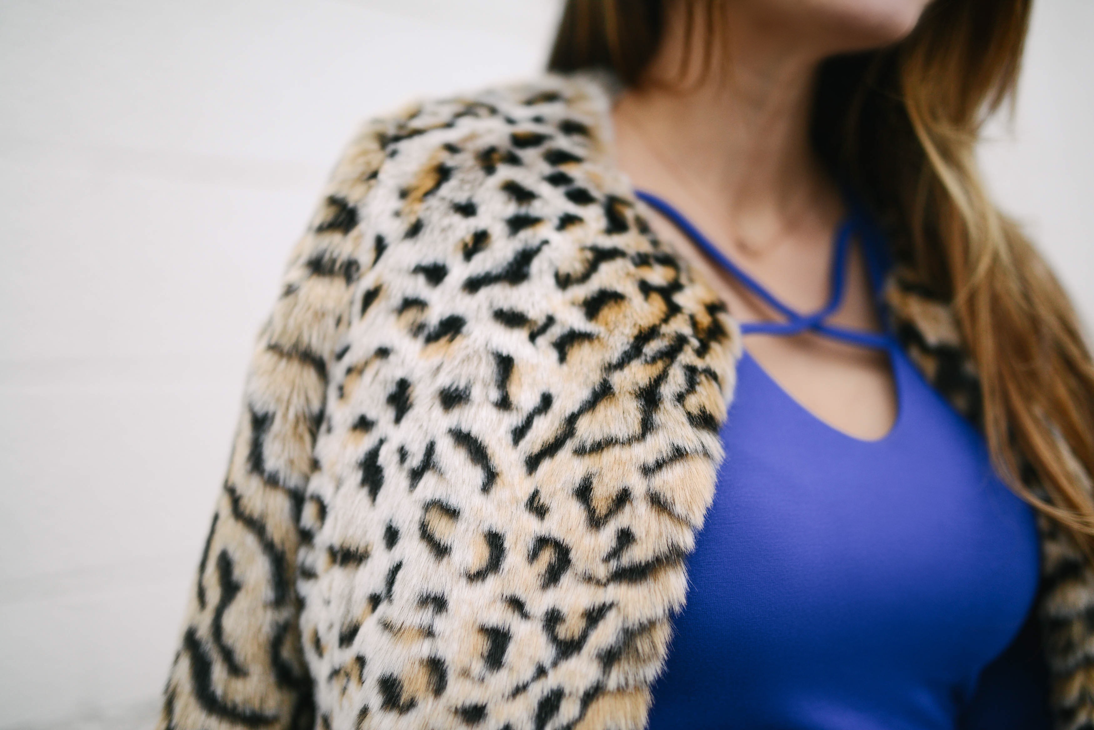 leopard print coat with kendra scott jewelry | via Finding Beautiful Truth