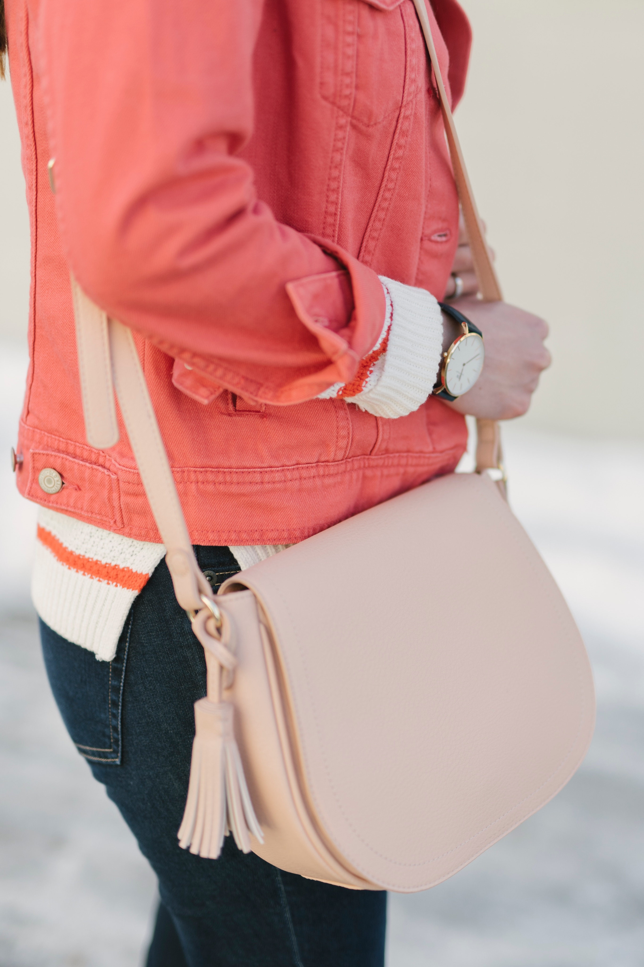 casual spring outfit idea | via Finding Beautiful Truth