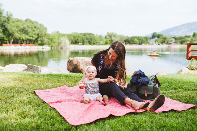 8 month old morning routine + gerber cereal favorites | via Finding Beautiful Truth