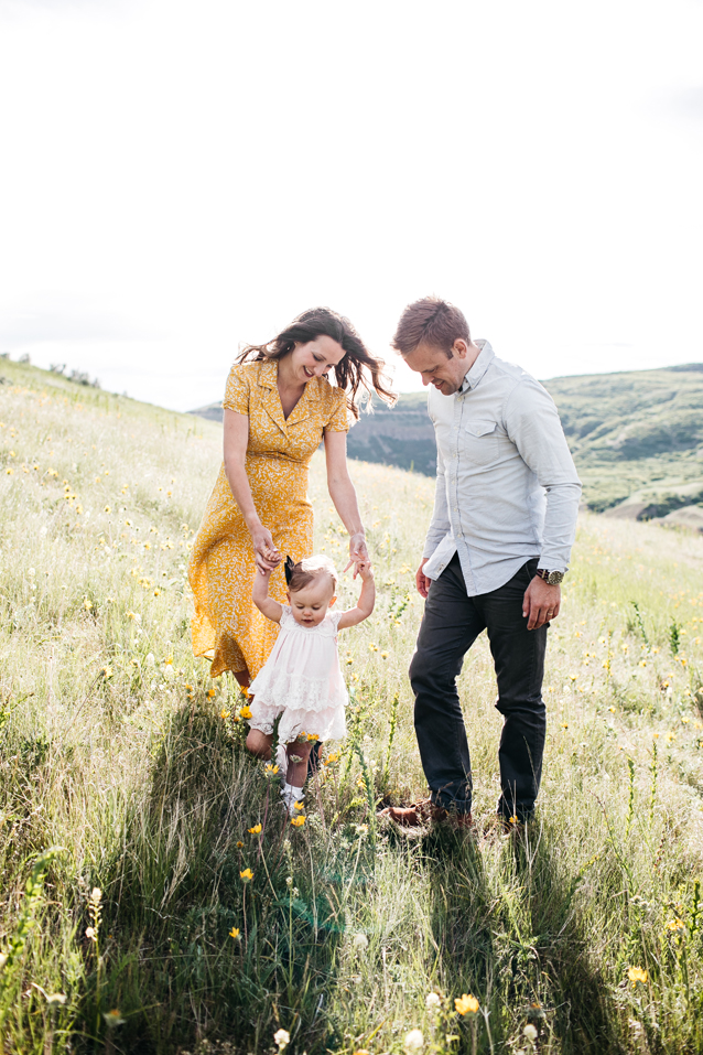 provo canyon maternity + family photos | Finding Beautiful Truth