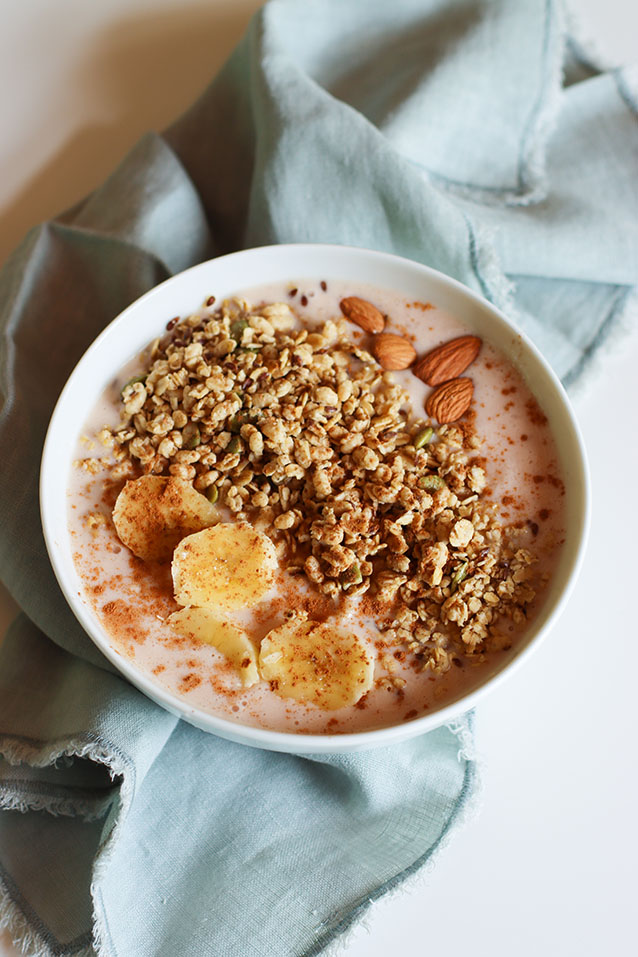 healthy smoothie bowl recipe | Finding Beautiful Truth