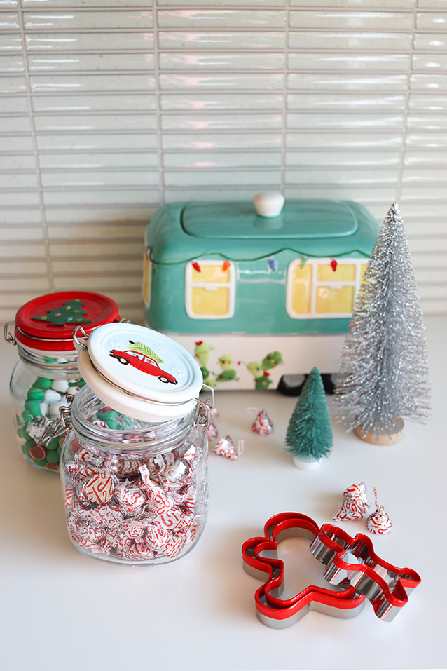 Mid-Century Modern Christmas Decor | Finding Beautiful Truth