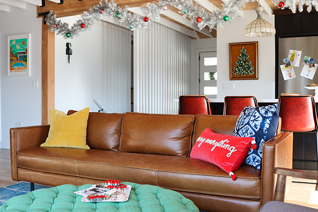 Mid-Century Modern Christmas Decor | Finding Beautiful Truth